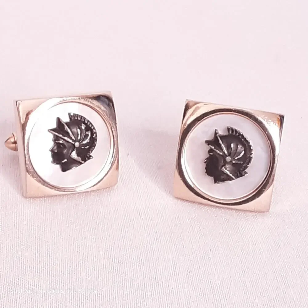 💎Swank Trojans Cuff Links 3D Head On Mother Of Pearl Base In Gold Tone Frame